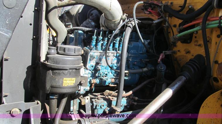 image for item G2182 1996 International 4900 oil distribution truck