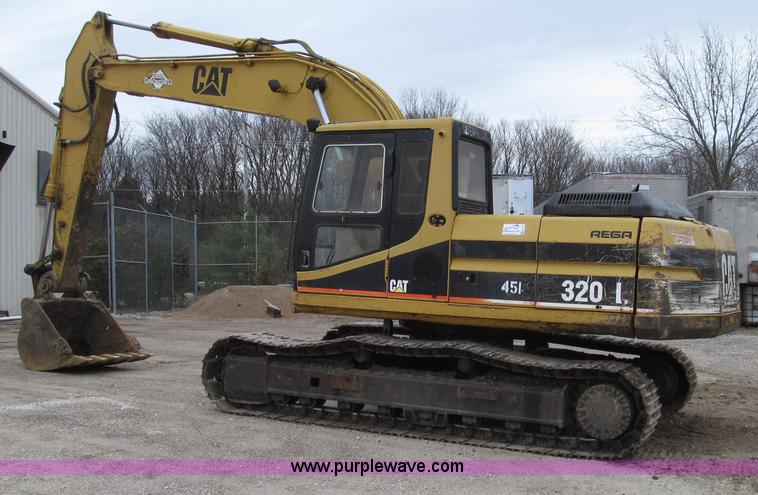image for item G2193 1993 Caterpillar 320L excavator