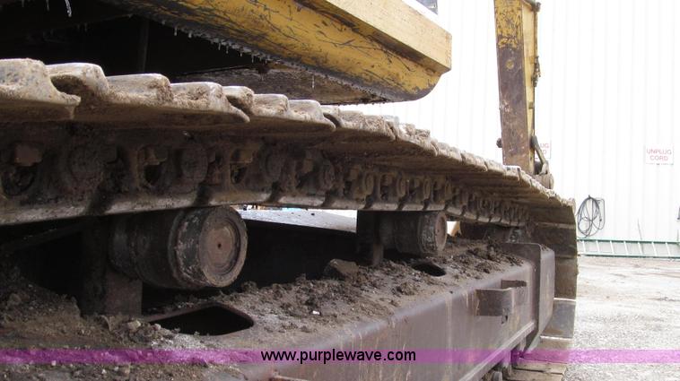 image for item G2193 1993 Caterpillar 320L excavator