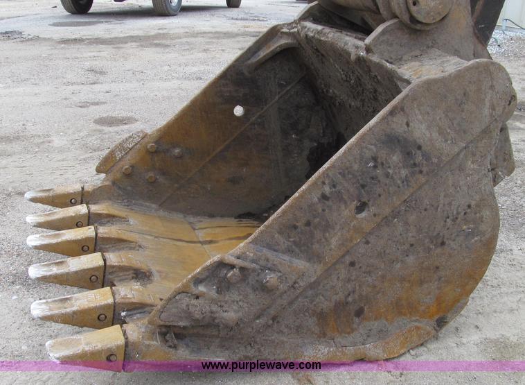 image for item G2193 1993 Caterpillar 320L excavator
