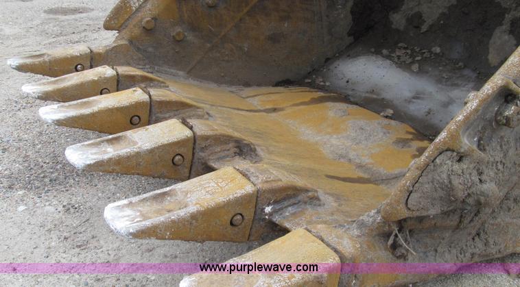 image for item G2193 1993 Caterpillar 320L excavator