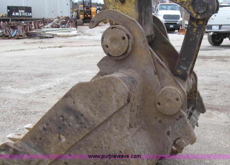 image for item G2193 1993 Caterpillar 320L excavator