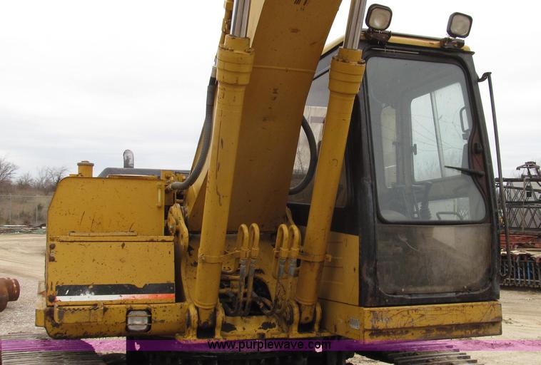 image for item G2193 1993 Caterpillar 320L excavator
