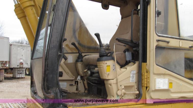 image for item G2193 1993 Caterpillar 320L excavator