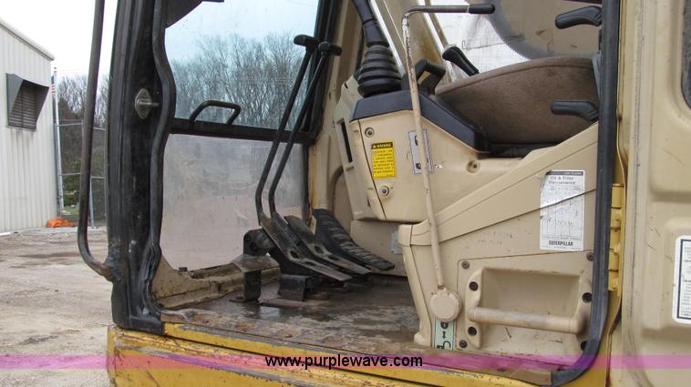 image for item G2193 1993 Caterpillar 320L excavator