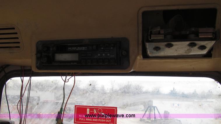 image for item G2193 1993 Caterpillar 320L excavator