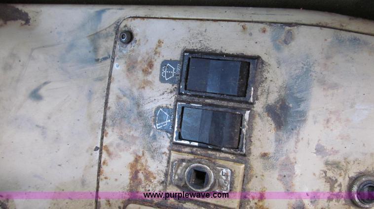 image for item G2193 1993 Caterpillar 320L excavator