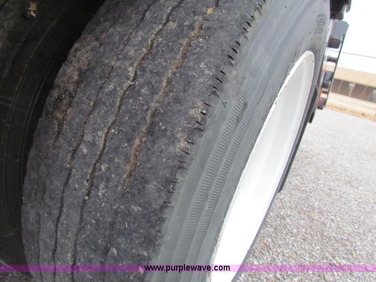 image for item G4377 2012 Jetco 531 step deck trailer