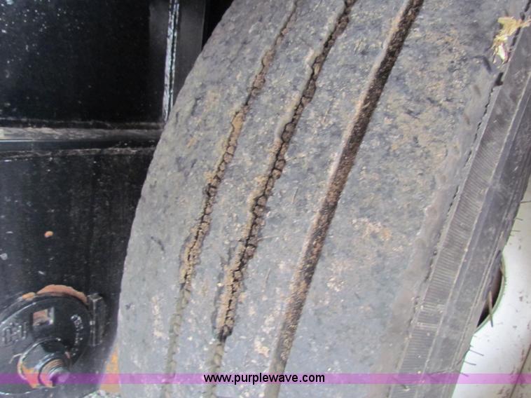 image for item G4377 2012 Jetco 531 step deck trailer