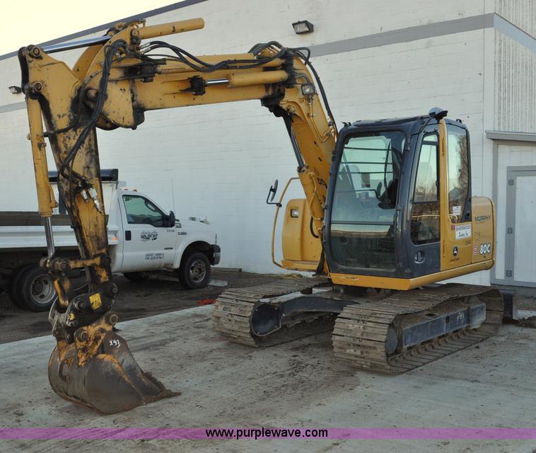 image for item G6204 2004 John Deere 80C excavator
