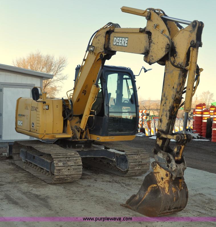 image for item G6204 2004 John Deere 80C excavator