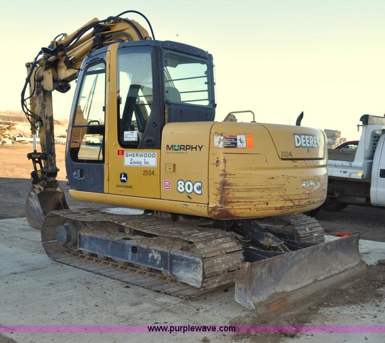 image for item G6204 2004 John Deere 80C excavator