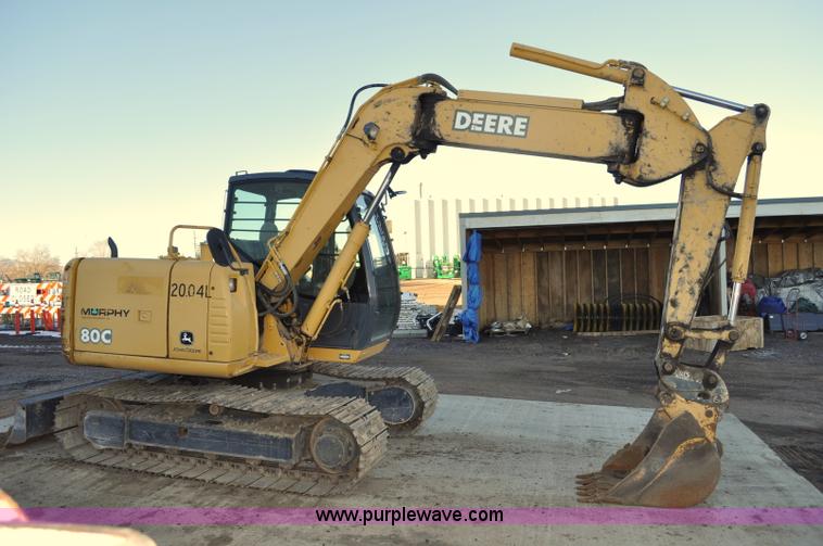 image for item G6204 2004 John Deere 80C excavator