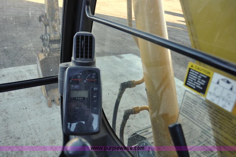 image for item G6204 2004 John Deere 80C excavator