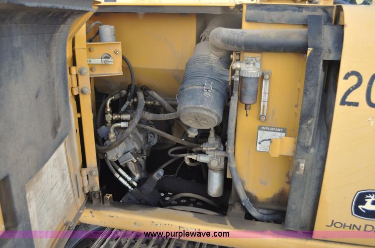 image for item G6204 2004 John Deere 80C excavator