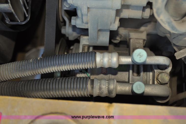 image for item G6204 2004 John Deere 80C excavator