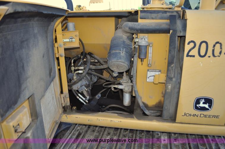 image for item G6204 2004 John Deere 80C excavator