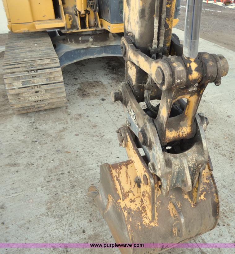 image for item G6204 2004 John Deere 80C excavator