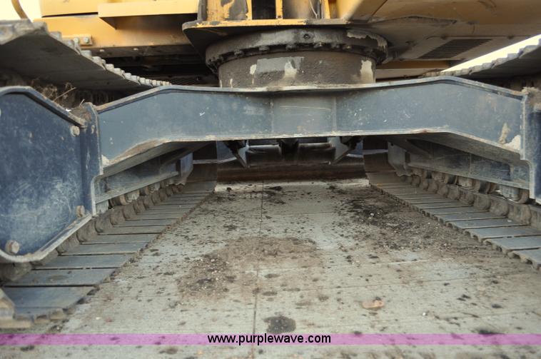 image for item G6204 2004 John Deere 80C excavator