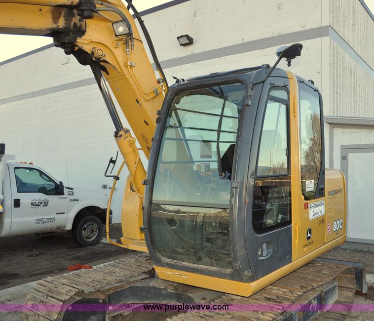 image for item G6204 2004 John Deere 80C excavator