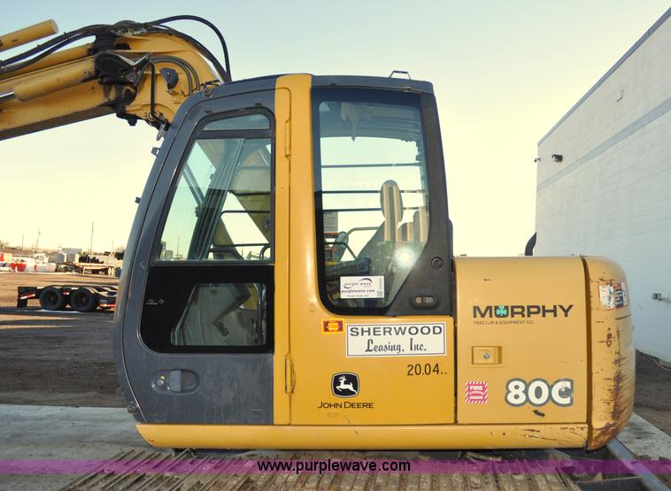 image for item G6204 2004 John Deere 80C excavator