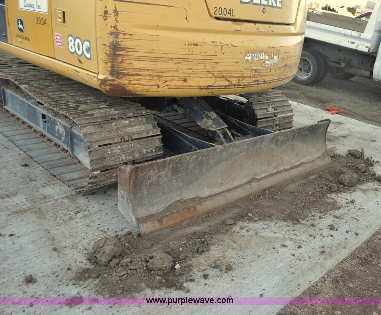 image for item G6204 2004 John Deere 80C excavator