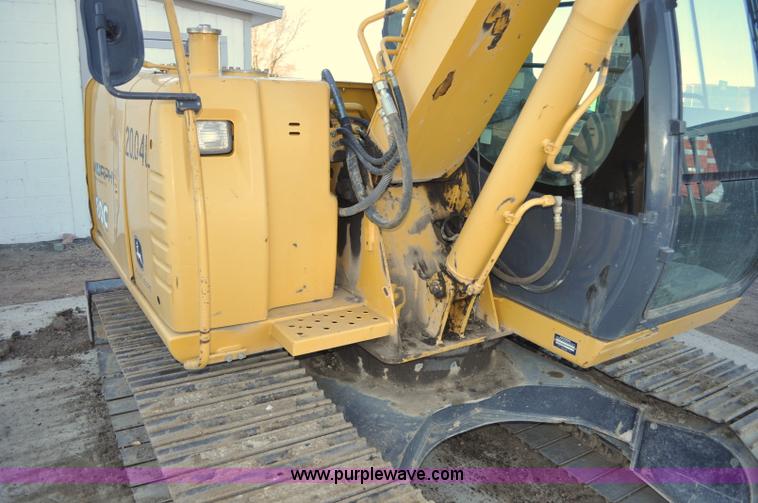 image for item G6204 2004 John Deere 80C excavator