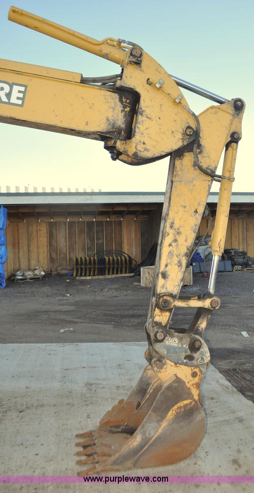 image for item G6204 2004 John Deere 80C excavator