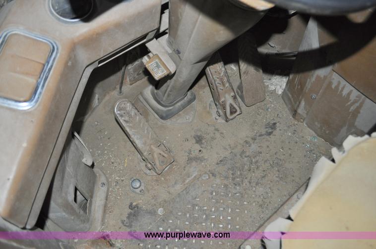 image for item G6209 1987 Caterpillar 926 wheel loader