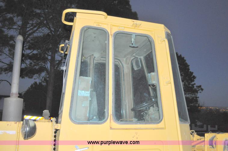 image for item G6209 1987 Caterpillar 926 wheel loader