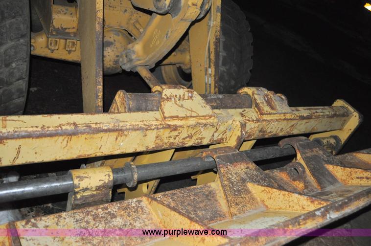 image for item G6209 1987 Caterpillar 926 wheel loader