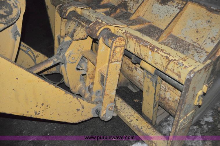 image for item G6209 1987 Caterpillar 926 wheel loader