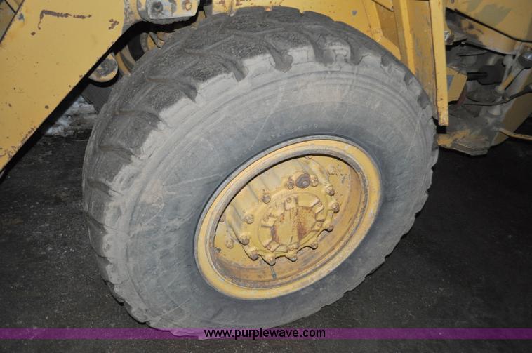 image for item G6209 1987 Caterpillar 926 wheel loader