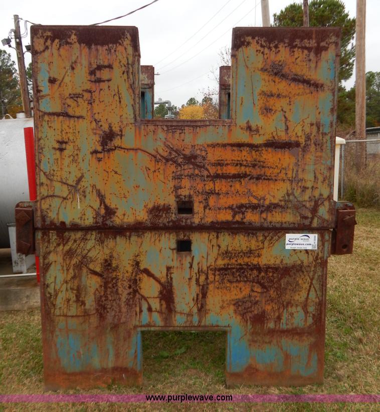 image for item H3944 (2) steel trench boxes