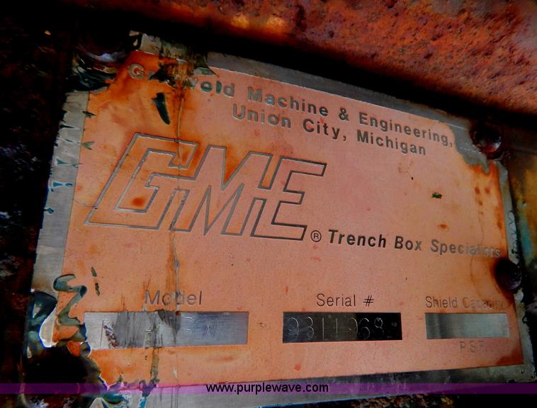 image for item H3944 (2) steel trench boxes