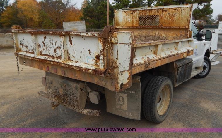 image for item H3945 2003 Ford F450 dump bed truck