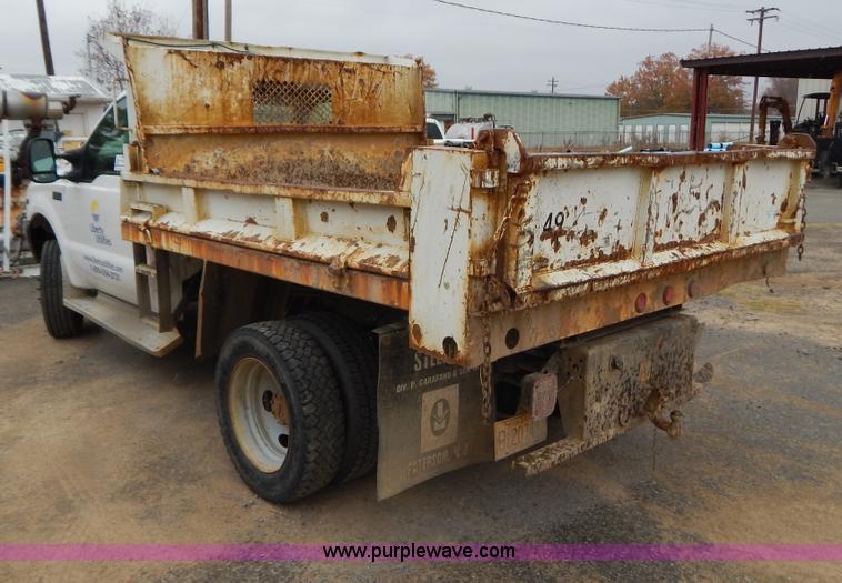 image for item H3945 2003 Ford F450 dump bed truck