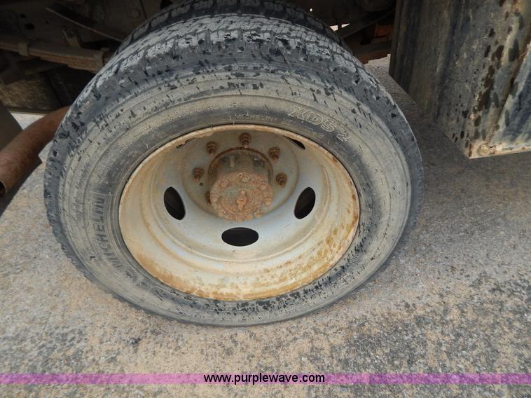 image for item H3945 2003 Ford F450 dump bed truck