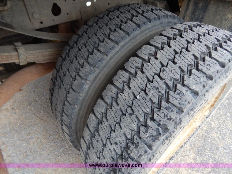 image for item H3945 2003 Ford F450 dump bed truck