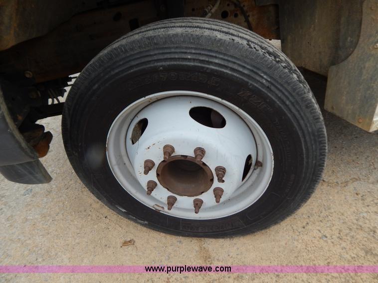 image for item H3945 2003 Ford F450 dump bed truck