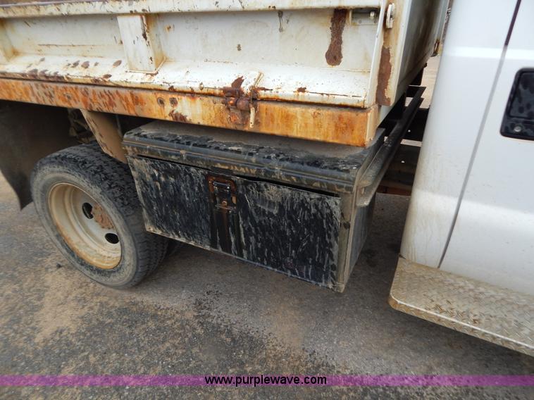 image for item H3945 2003 Ford F450 dump bed truck