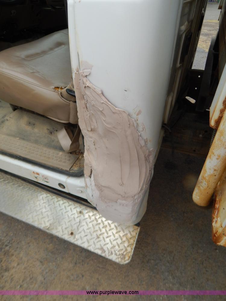 image for item H3945 2003 Ford F450 dump bed truck