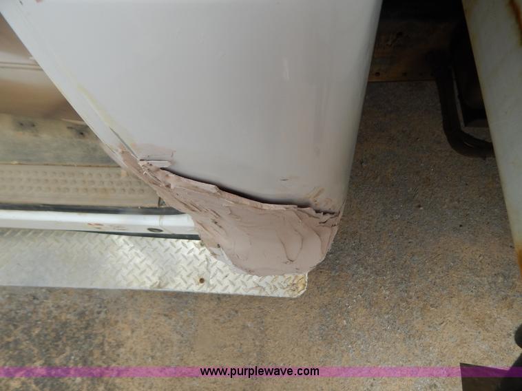 image for item H3945 2003 Ford F450 dump bed truck