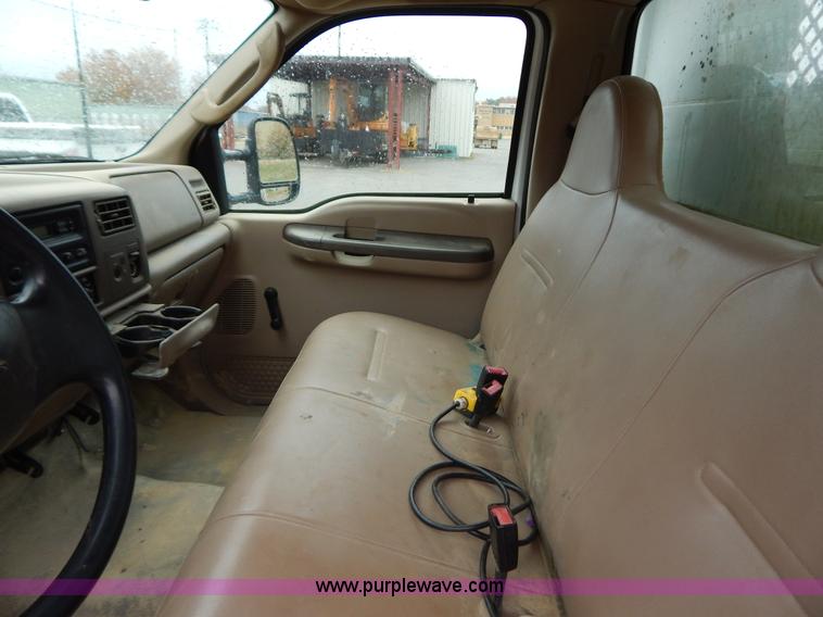 image for item H3945 2003 Ford F450 dump bed truck