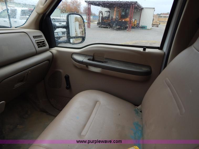 image for item H3945 2003 Ford F450 dump bed truck