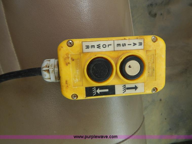 image for item H3945 2003 Ford F450 dump bed truck