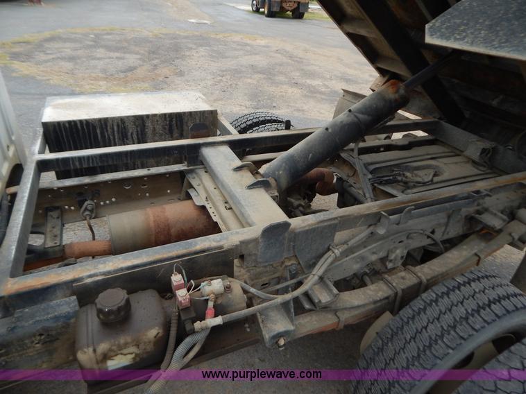image for item H3945 2003 Ford F450 dump bed truck