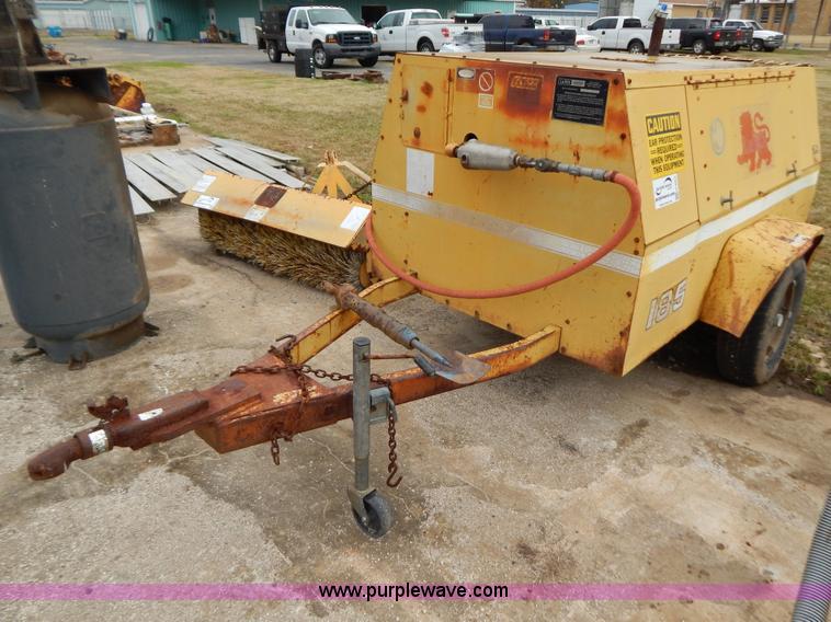 image for item H3953 1990 Leroi Dresser 185 air compressor