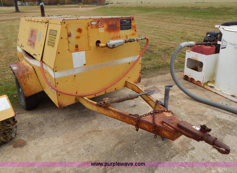 image for item H3953 1990 Leroi Dresser 185 air compressor