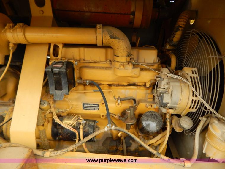 image for item H3953 1990 Leroi Dresser 185 air compressor